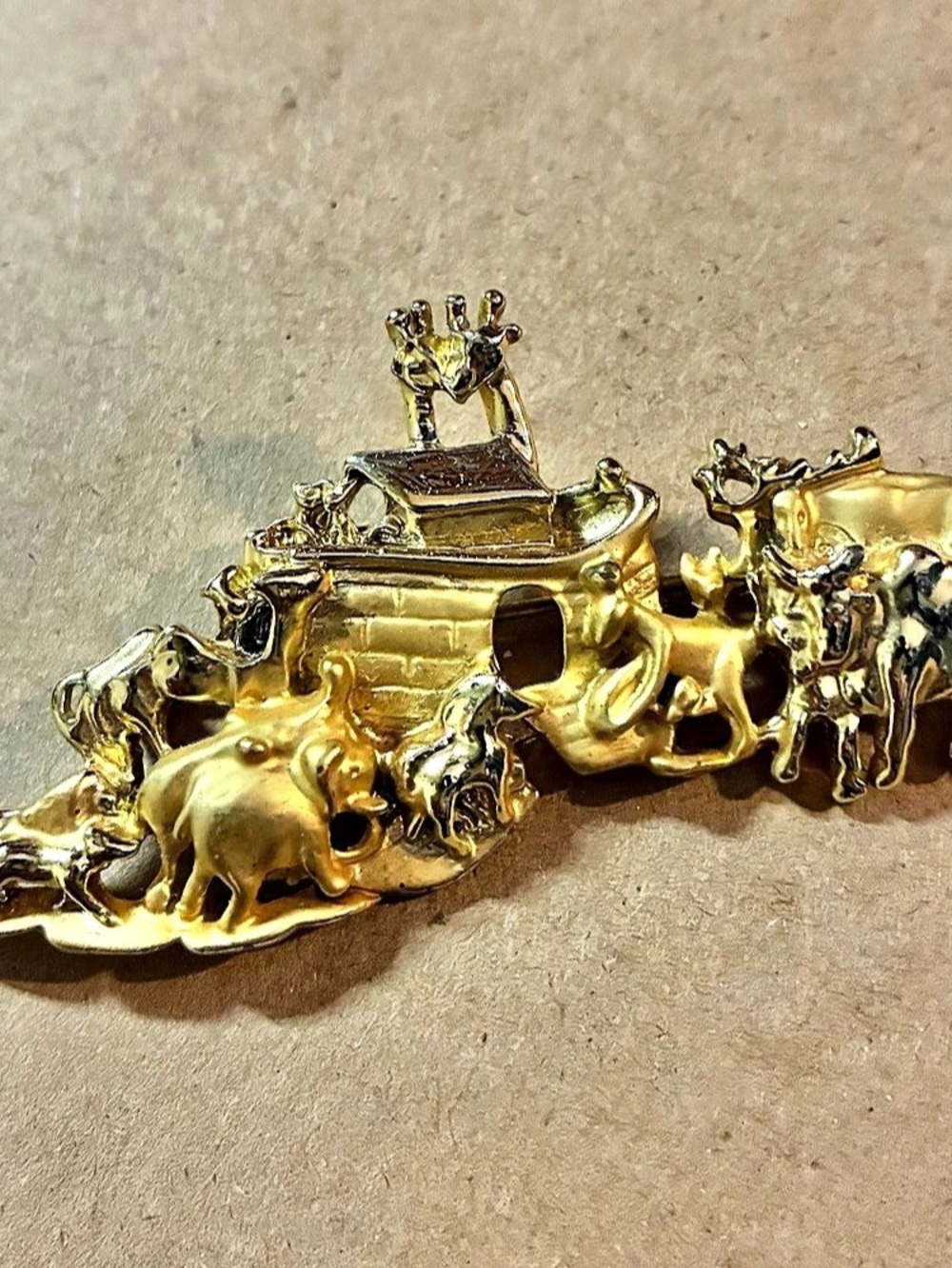 Vintage AJC Noah's Ark Animal Parade Brooch Gold tone matte/polished 2.5”